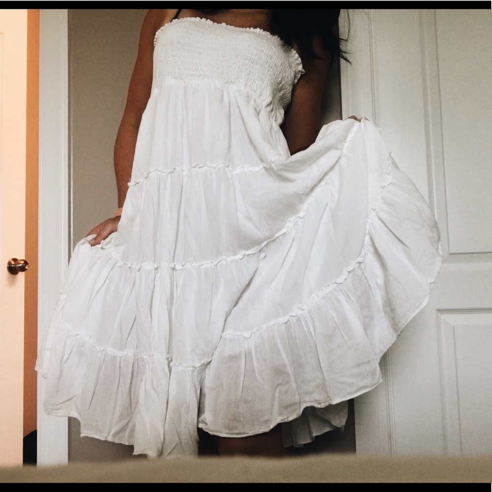Strapless, white dress